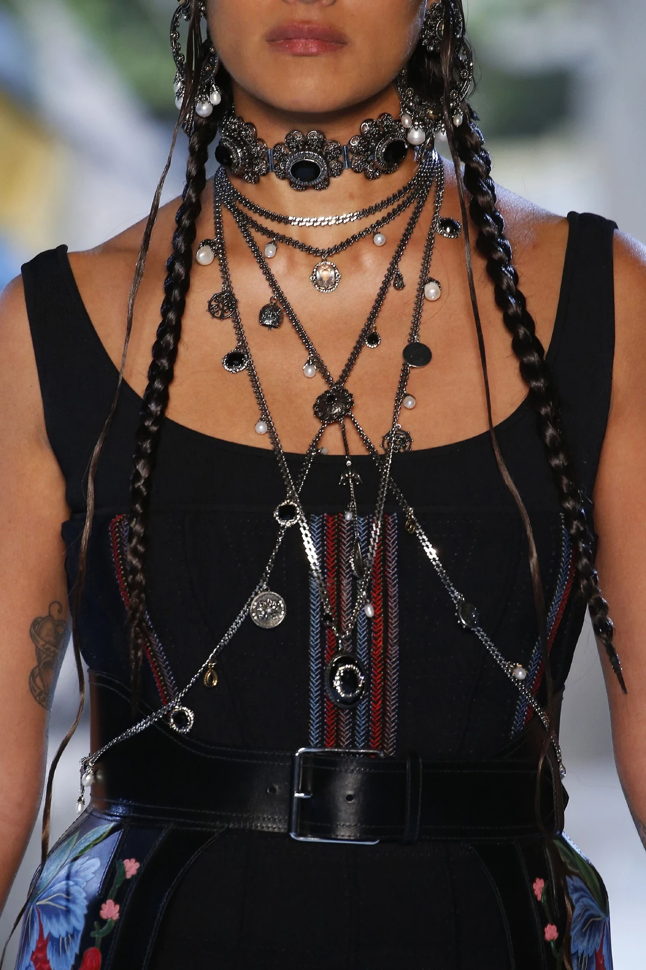 Pokaz domu mody Alexander McQueen, wiosna 2019 Pokaz domu mody Alexander McQueen, wiosna 2019