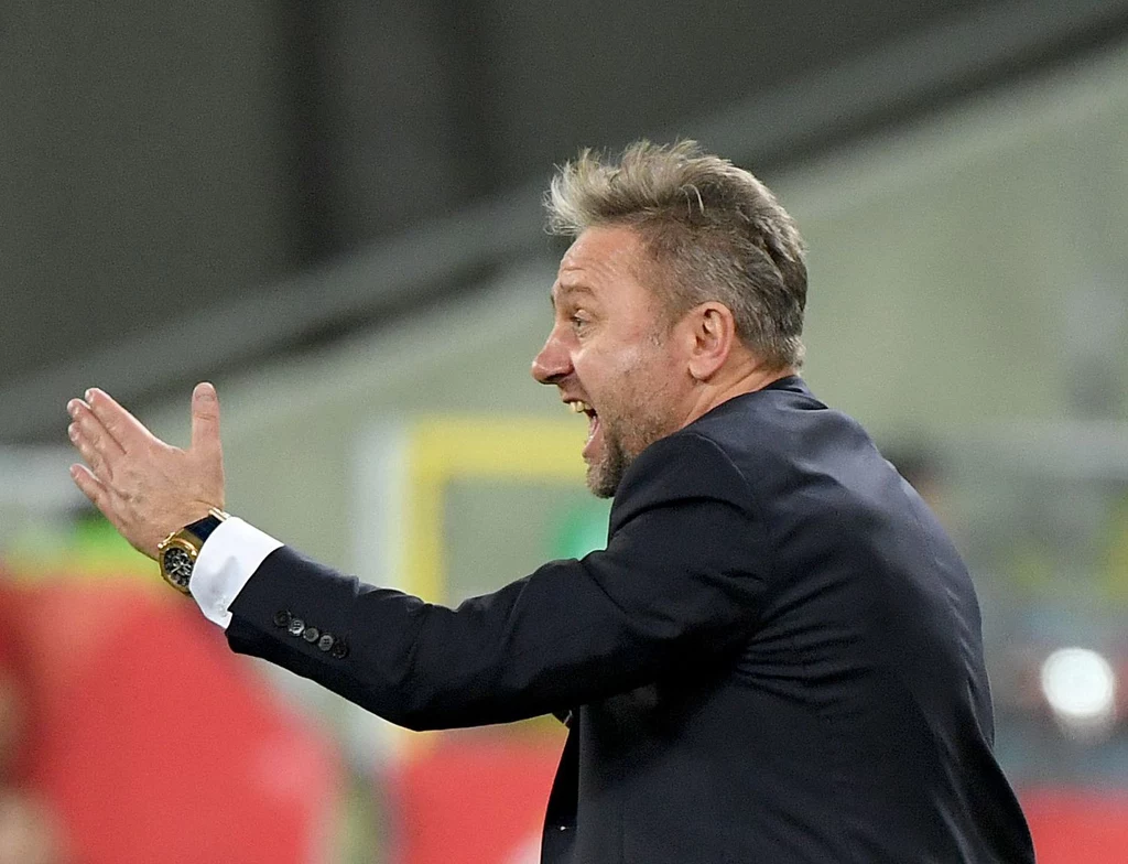 Selekcjoner Jerzy Brzęczek liczy na udany start w eliminacjach do ME. Selekcjoner Jerzy Brzęczek liczy na udany start w eliminacjach do ME.