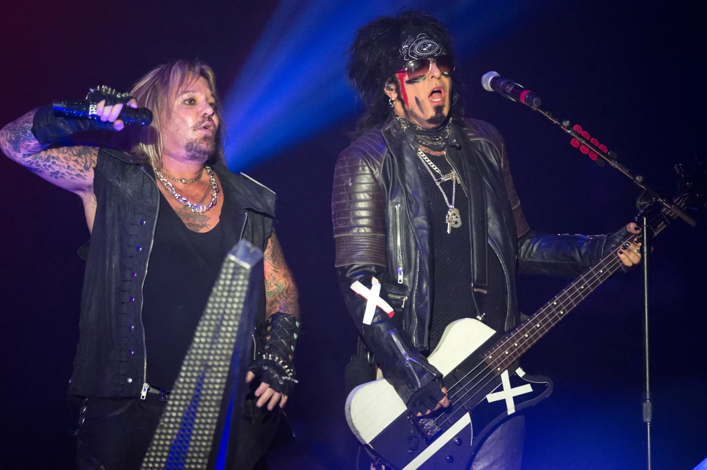 Vince Neil i Nikki Sixx (Mötley Crüe) w akcji Vince Neil i Nikki Sixx (Mötley Crüe) w akcji