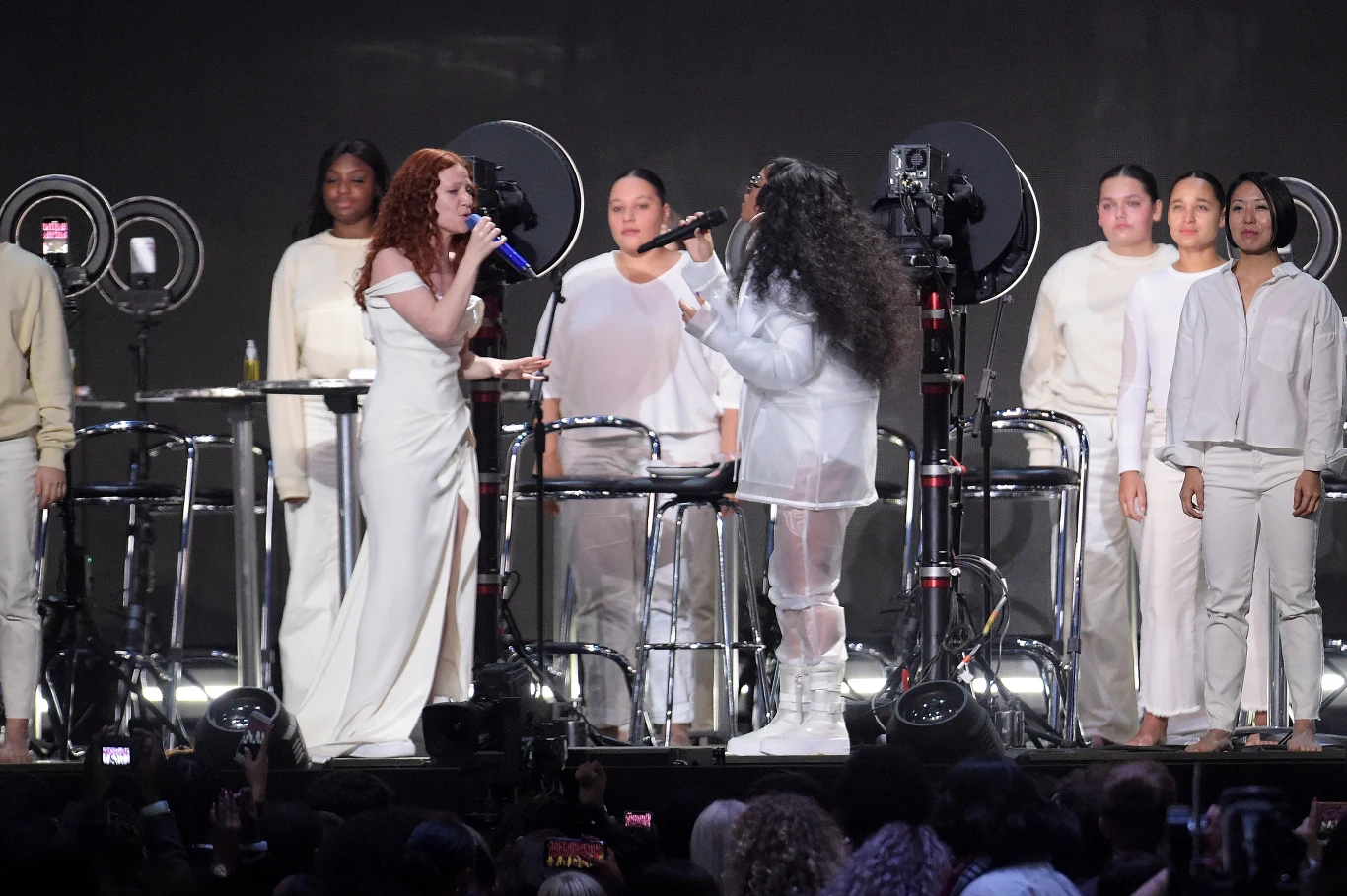 Jess Glynne i H.E.R.