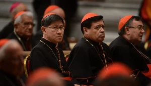 Kardynałowie Luis Antonio Tagle obok Norberto Rivera Carrera