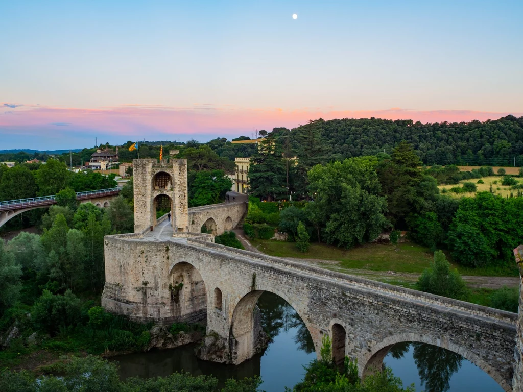 Pont Fortificat to jeden z cenniejszych zabytków sztuki romańskiej