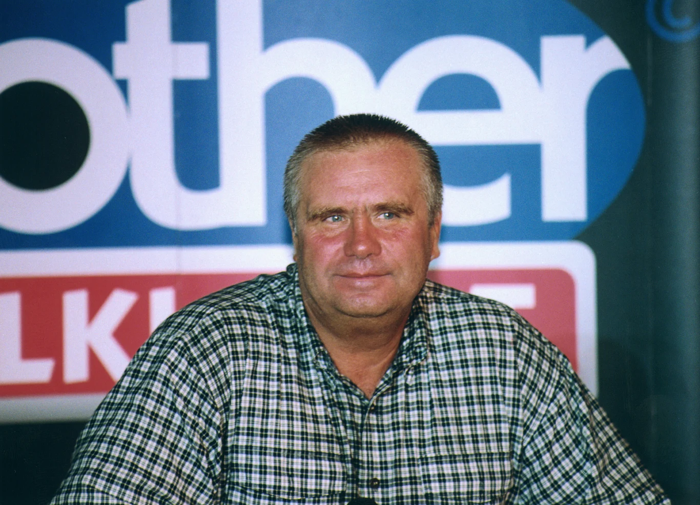 Janusz Dzięcioł wygrał pierwszą edycję programu "Big Brother". Był posłem na Sejm VI i VII kadencji. "Wybudowałem dom, kupiłem samochód, wydałem córkę za mąż" - mówi, pytany o to, na co przeznaczył zdobytą w programie wygraną.