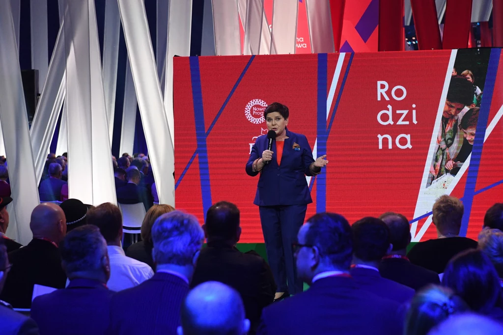 Wicepremier Beata Szydło podczas konwencji Prawa i Sprawiedliwości Wicepremier Beata Szydło podczas konwencji Prawa i Sprawiedliwości