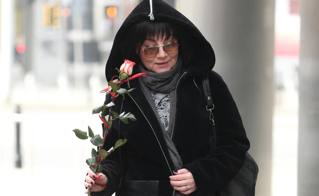 Shazza pod studiem DDTVN Shazza pod studiem DDTVN