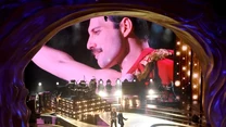 Na telebimie Freddie Mercury, nieżyjący wokalista grupy Queen. To na nim głównie skupiona jest fabuła filmu "Bohemian Rhapsody"