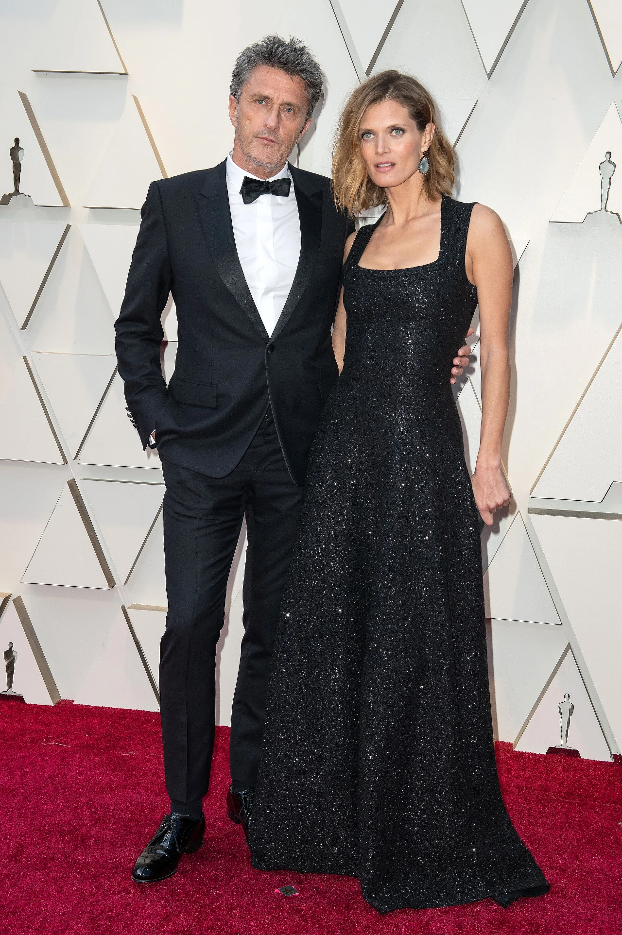 Paweł Pawlikowski i Małgorzata Bela na gali Oscarów. Reżyser postawił na elegancki, czarny smoking od Diora, zaś jego małżonka wybrała czarną cekinową kreację od Azzedine Alaïa Paweł Pawlikowski i Małgorzata Bela na gali Oscarów. Reżyser postawił na elegancki, czarny smoking od Diora, zaś jego małżonka wybrała czarną cekinową kreację od Azzedine Alaïa