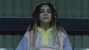 Bohaterką nowej wersji teledysku "Freestyler" jest dziewczyna grana przez Milicę Bajčetić
