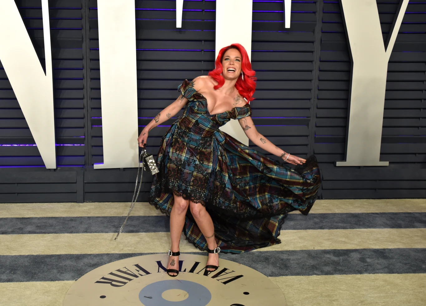 Halsey na imprezie "Vanity Fair" po Oscarach