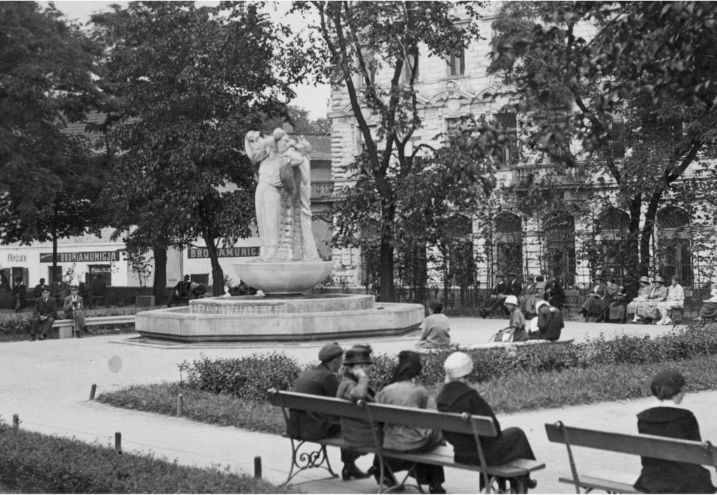 Pomnik Wdzięczności Ameryce w Warszawie (zdjęcie archiwalne) Pomnik Wdzięczności Ameryce w Warszawie (zdjęcie archiwalne)