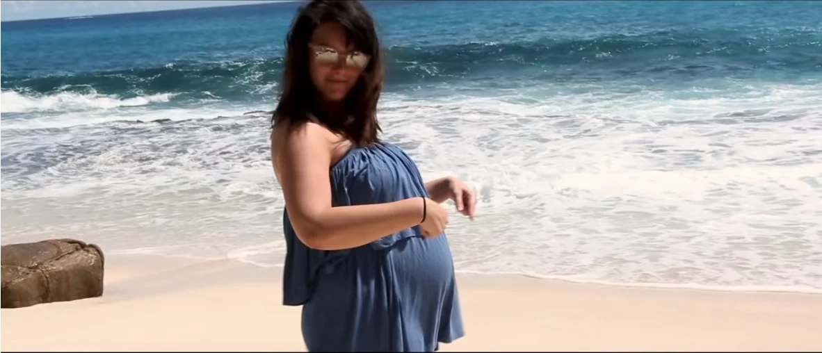 Ewa Farna w teledysku do piosenki "Ta o nas" ujawniła, że niedługo zostanie mamą Ewa Farna w teledysku do piosenki "Ta o nas" ujawniła, że niedługo zostanie mamą