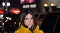 Sandra Bullock - nie eksperymentuje z kolorem włosów, fryzurami, stylem. Od lat wygląda prawie tak samo, ale trudno jest uwierzyć, że skończyła już 54 lata.