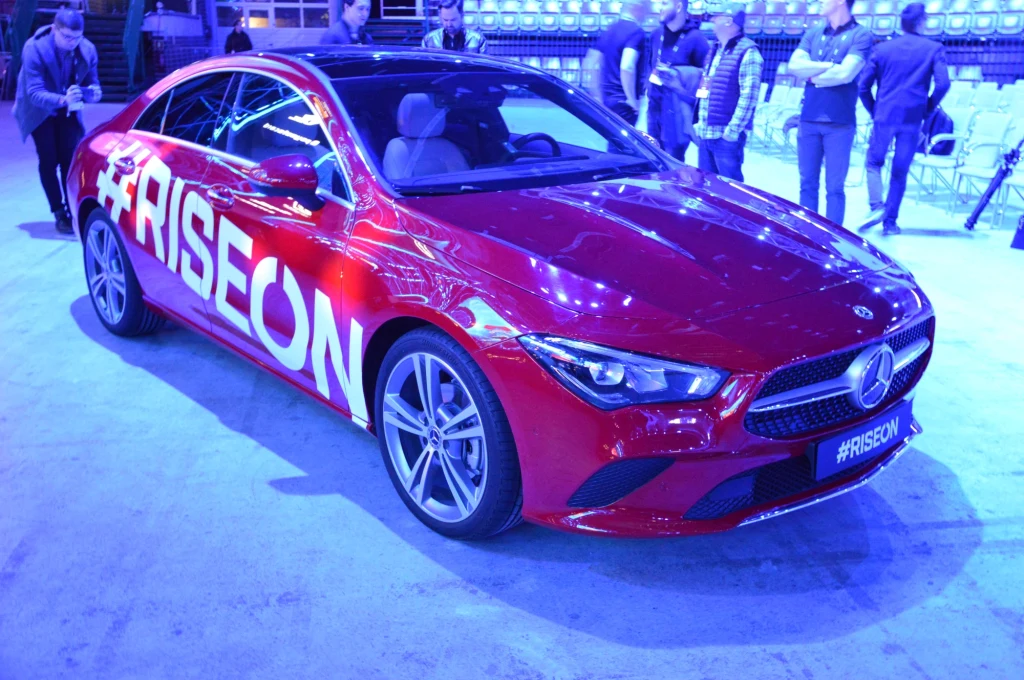 Na ESL One nie mogło zabraknąć świetnie zorganizowanych stoisk Mercedesa Na ESL One nie mogło zabraknąć świetnie zorganizowanych stoisk Mercedesa