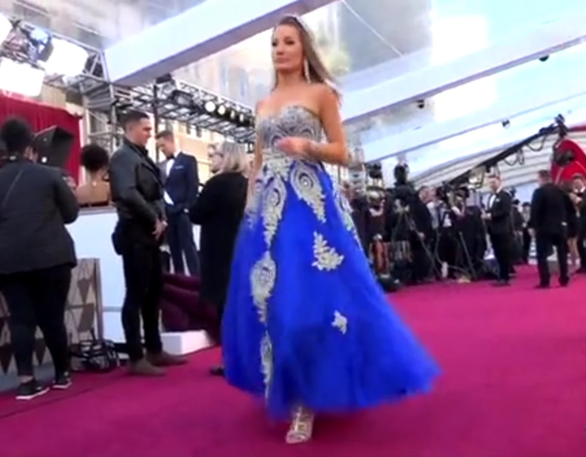 Tą kreacją miał się "zachwycić cały świat"