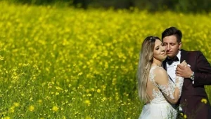 "Rolnik szuka żony": Małgosia i Paweł na jednym ze ślubnych zdjęć