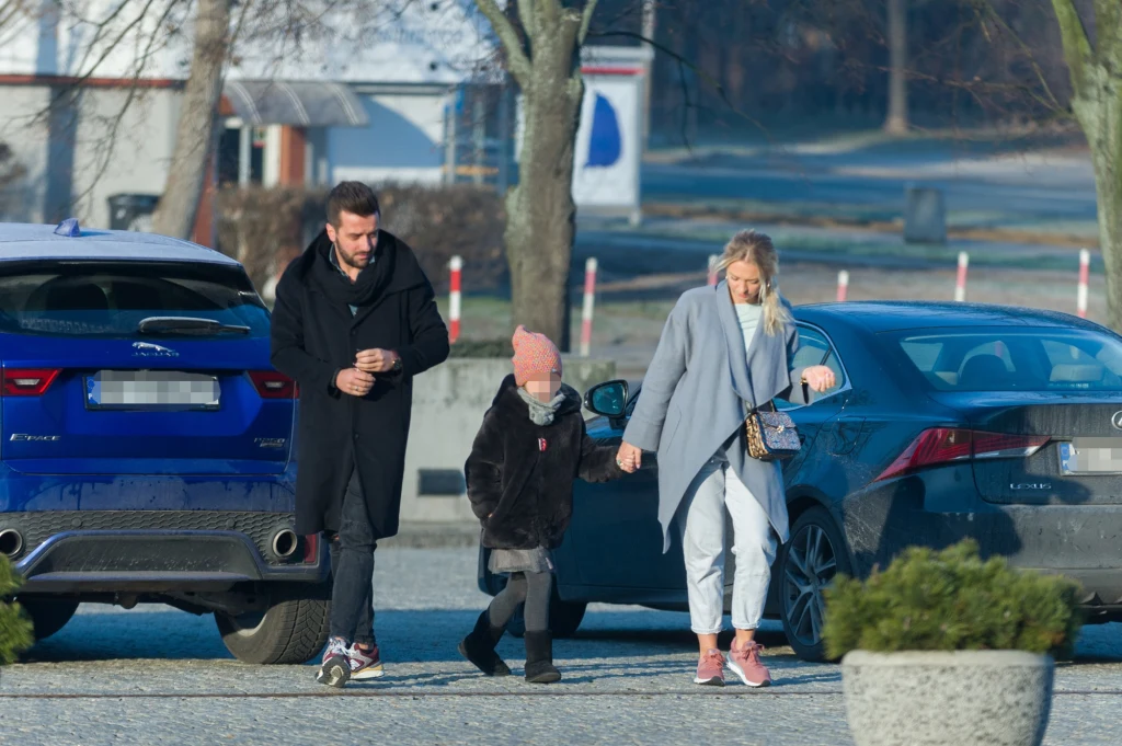 Rafał Szatan i Barbara Kurdej-Szatan z córką Rafał Szatan i Barbara Kurdej-Szatan z córką