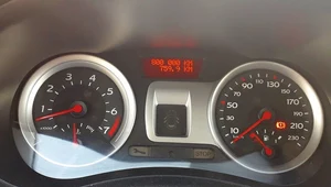 800 tys. km przebiegu "francuzem". Auto zniosło to zadziwiająco dobrze