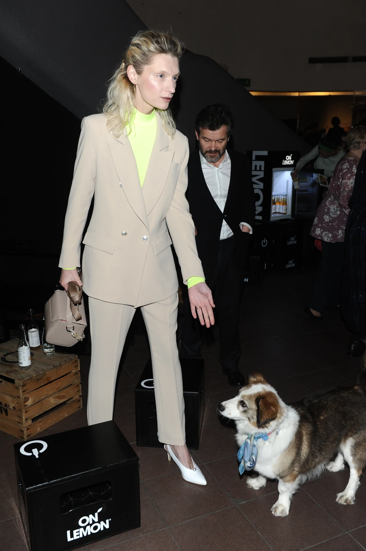 Agata Buzek i Jacek Braciak z pieskiem Agata Buzek i Jacek Braciak z pieskiem