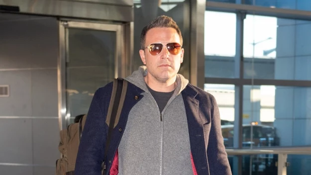 Ben Affleck na lotnisku JFK w Nowym Jorku, fot. SplashNews.com/East News