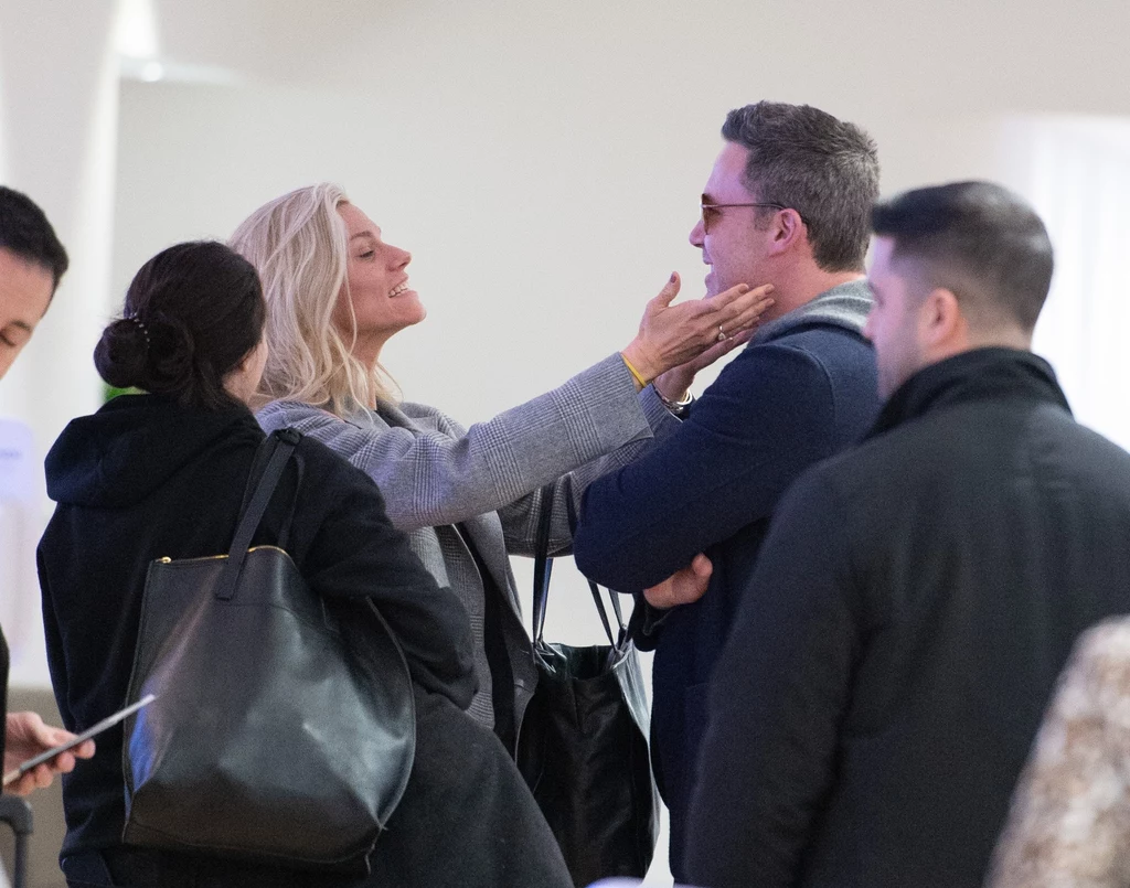 Lindsay Shookus i Ben Affleck na lotnisku JFK w Nowym Jorku, fot. SplashNews.com/East News