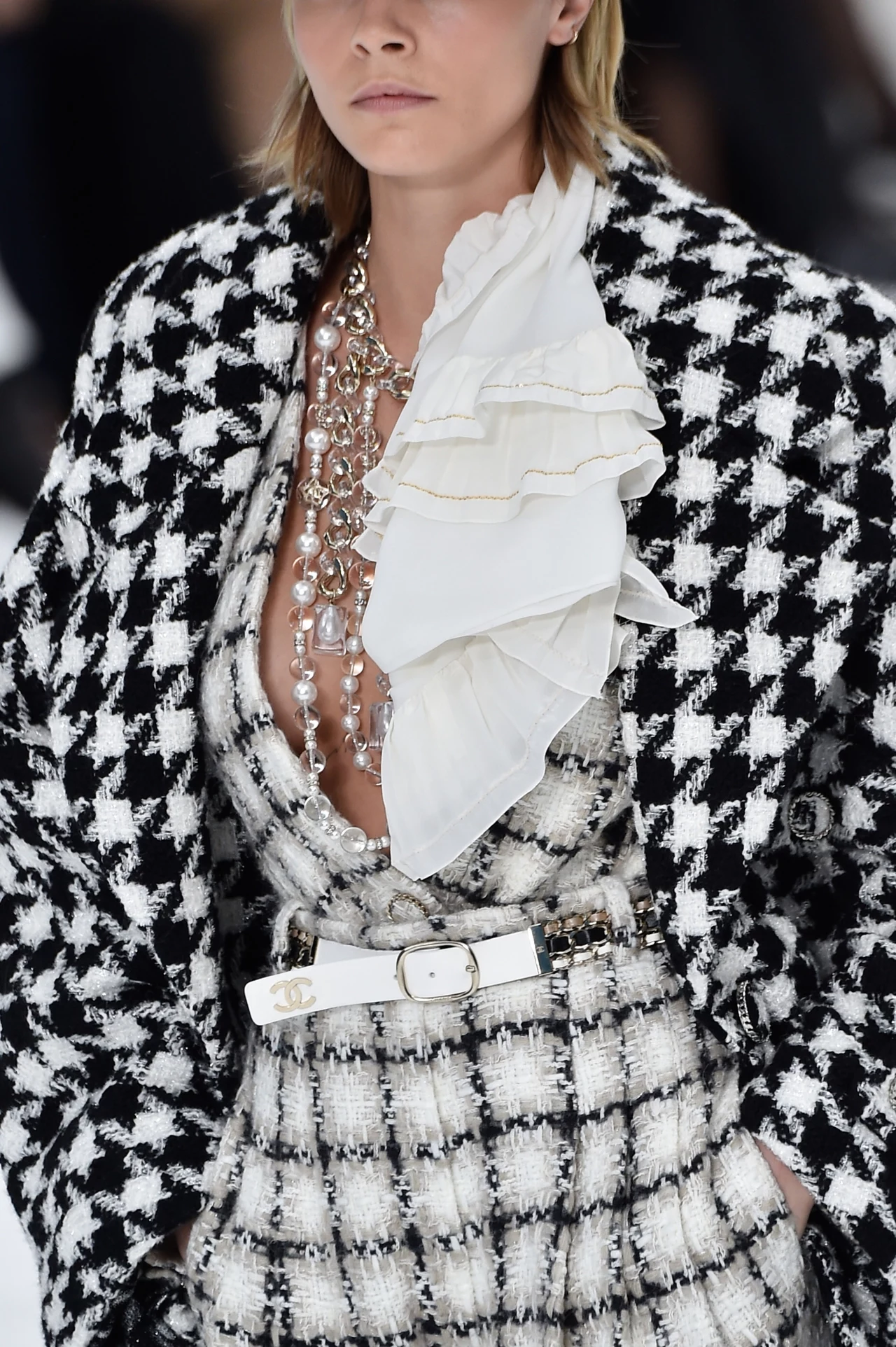 Do łask wracają żaboty. Chanel jesień/ zima 2019 Do łask wracają żaboty. Chanel jesień/ zima 2019