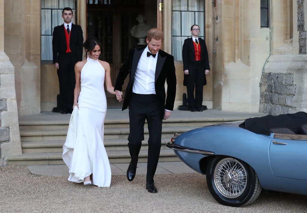 Księżna Meghan i książę Harry pobrali się 19 maja 2018 roku. Meghan na wieczornym przyjęciu pojawiła się w sukni odsłaniającej ramiona, fot. i-Images / Pool/EAST NEWS Księżna Meghan i książę Harry pobrali się 19 maja 2018 roku. Meghan na wieczornym przyjęciu pojawiła się w sukni odsłaniającej ramiona, fot. i-Images / Pool/EAST NEWS