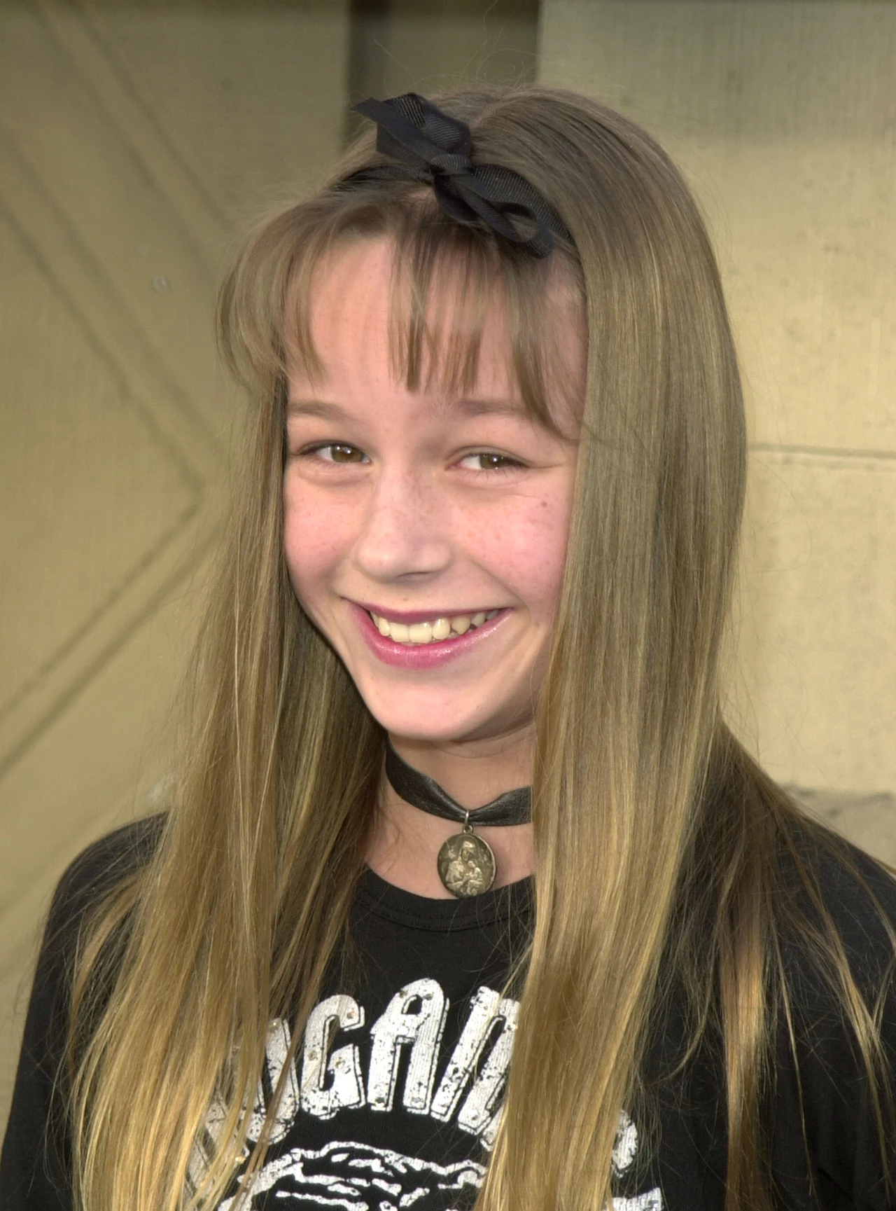 Następnie światło dzienne ujrzały piosenki "Invisible Girl" oraz "Not a Freak". Utwory przykuły uwagę Cassablanca Records. Larson podpisała kontrakt i zaczęła prace nad pierwszym albumem. Następnie światło dzienne ujrzały piosenki "Invisible Girl" oraz "Not a Freak". Utwory przykuły uwagę Cassablanca Records. Larson podpisała kontrakt i zaczęła prace nad pierwszym albumem.