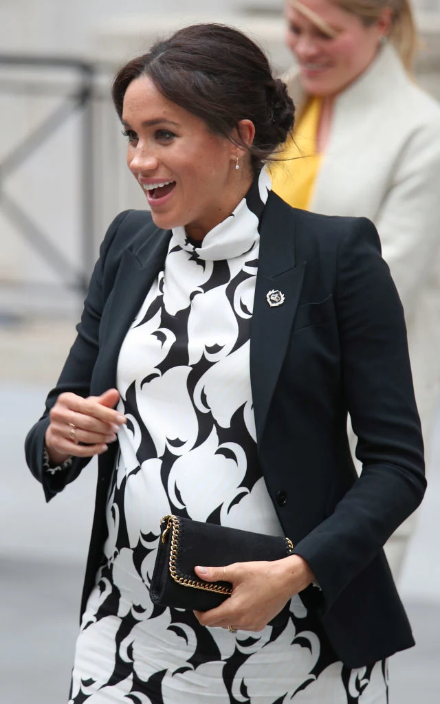 Meghan Markle podczas panelu dyskusyjnego z okazji Dnia Kobiet Meghan Markle podczas panelu dyskusyjnego z okazji Dnia Kobiet