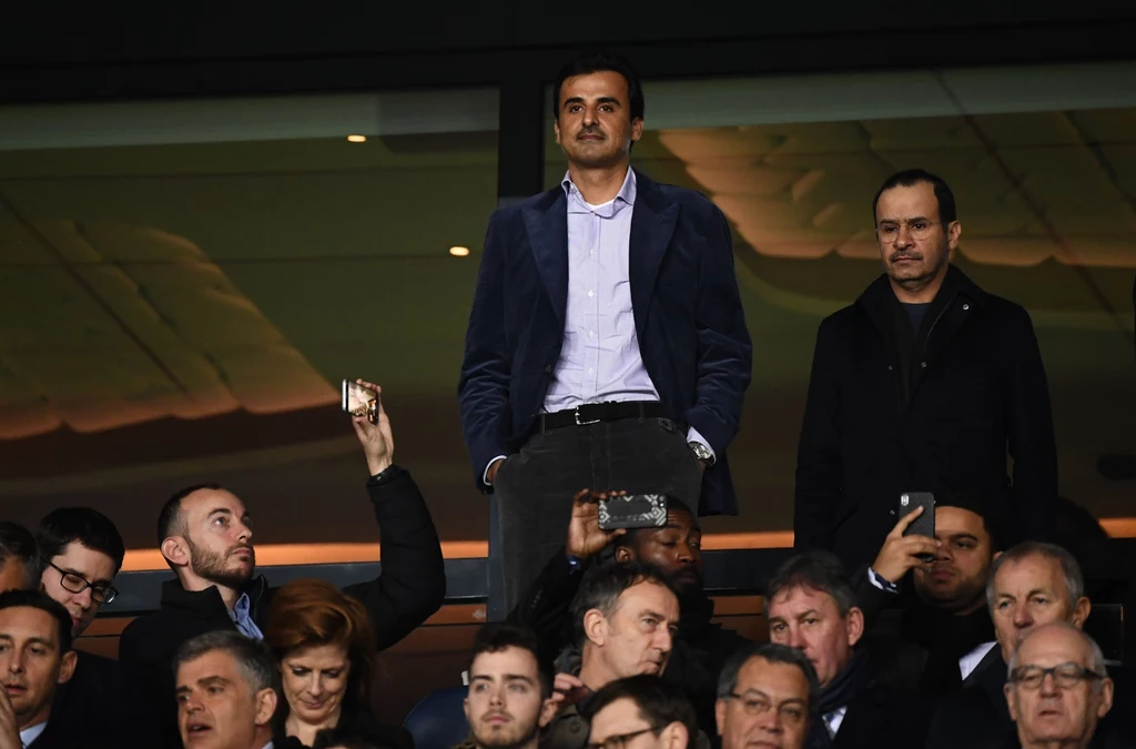 Emir Kataru Tamim ben Hamad Al-Thani na trybunach Parc des Princes Emir Kataru Tamim ben Hamad Al-Thani na trybunach Parc des Princes