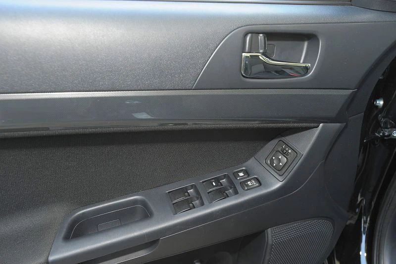 Mitsubishi Lancer (2007-2017) 