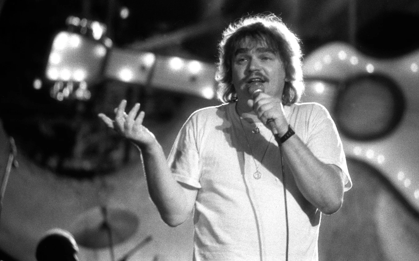 11 marca 1944 roku w Poznaniu urodził się Wojciech Korda (właściwie Wojciech Kędziora) - wokalista, gitarzysta, kompozytor i muzyk grupy Niebiesko-Czarni. Wojciech Korda występował w zespole Niebiesko-Czarni od początku 1964 r. aż do chwili rozwiązania formacji w roku 1976. Muzyk jest m.in. laureatem Złotej Dziesiątki Festiwalu Muzycznych Talentów w Szczecinie (1962) i Festiwalu Polskiej Piosenki w Opolu (1965). 11 marca 1944 roku w Poznaniu urodził się Wojciech Korda (właściwie Wojciech Kędziora) - wokalista, gitarzysta, kompozytor i muzyk grupy Niebiesko-Czarni. Wojciech Korda występował w zespole Niebiesko-Czarni od początku 1964 r. aż do chwili rozwiązania formacji w roku 1976. Muzyk jest m.in. laureatem Złotej Dziesiątki Festiwalu Muzycznych Talentów w Szczecinie (1962) i Festiwalu Polskiej Piosenki w Opolu (1965).