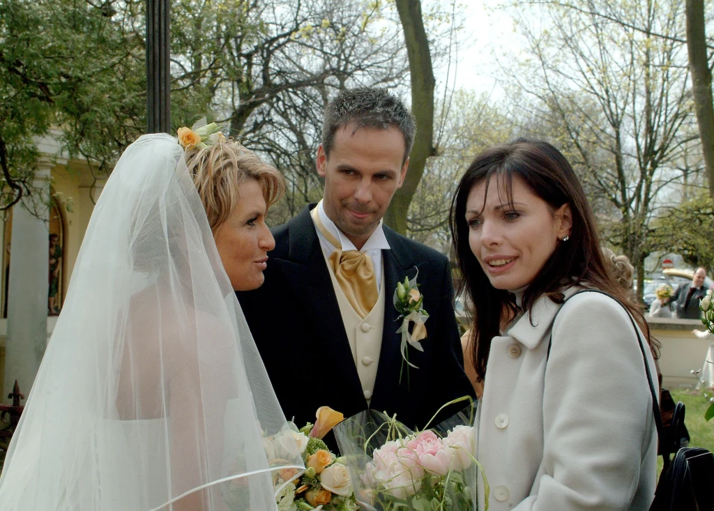 Ślub Skrzyneckiej i Urbańskiego odbył się w 2003 roku Ślub Skrzyneckiej i Urbańskiego odbył się w 2003 roku