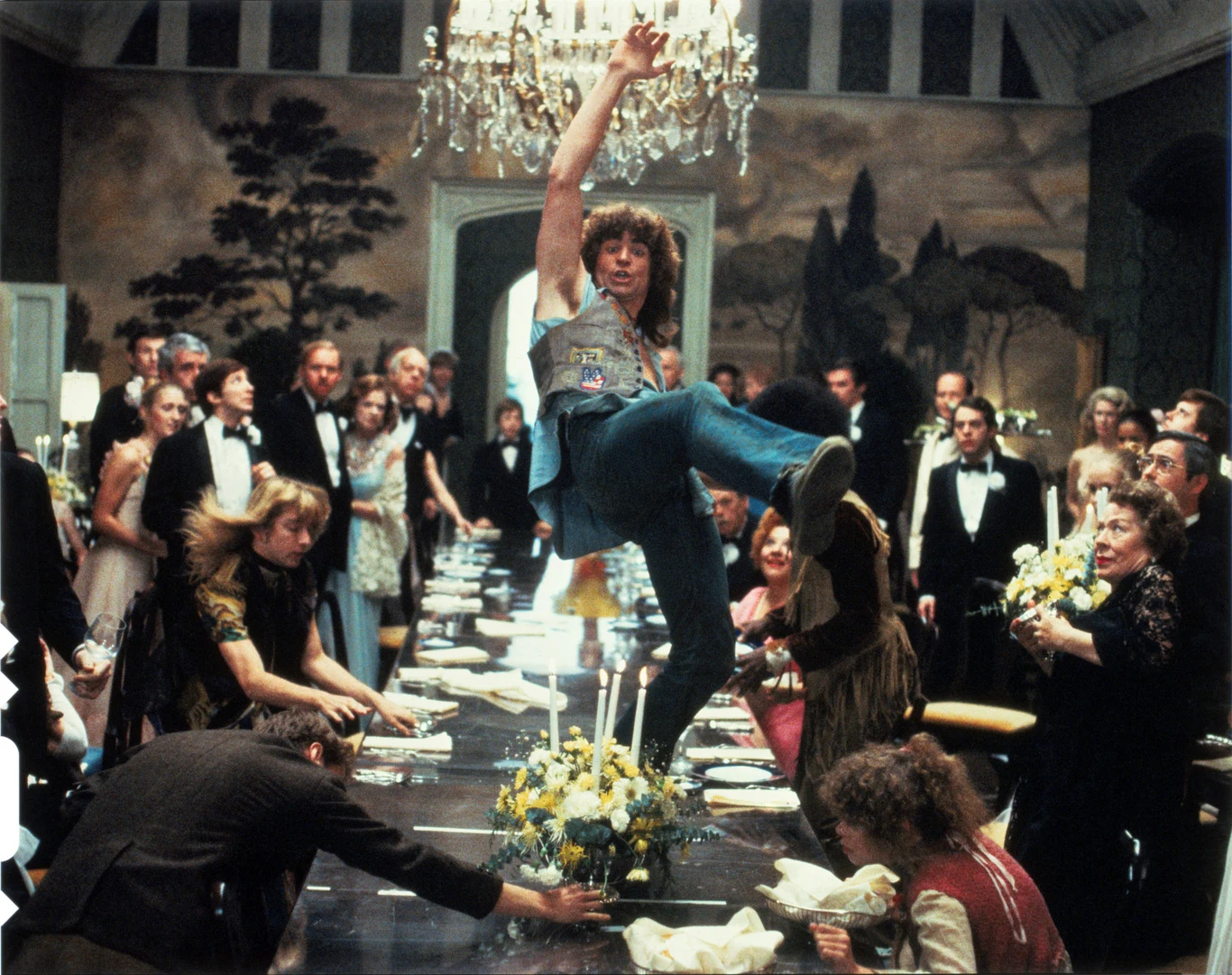 Treat Williams w scenie z filmu "Hair"