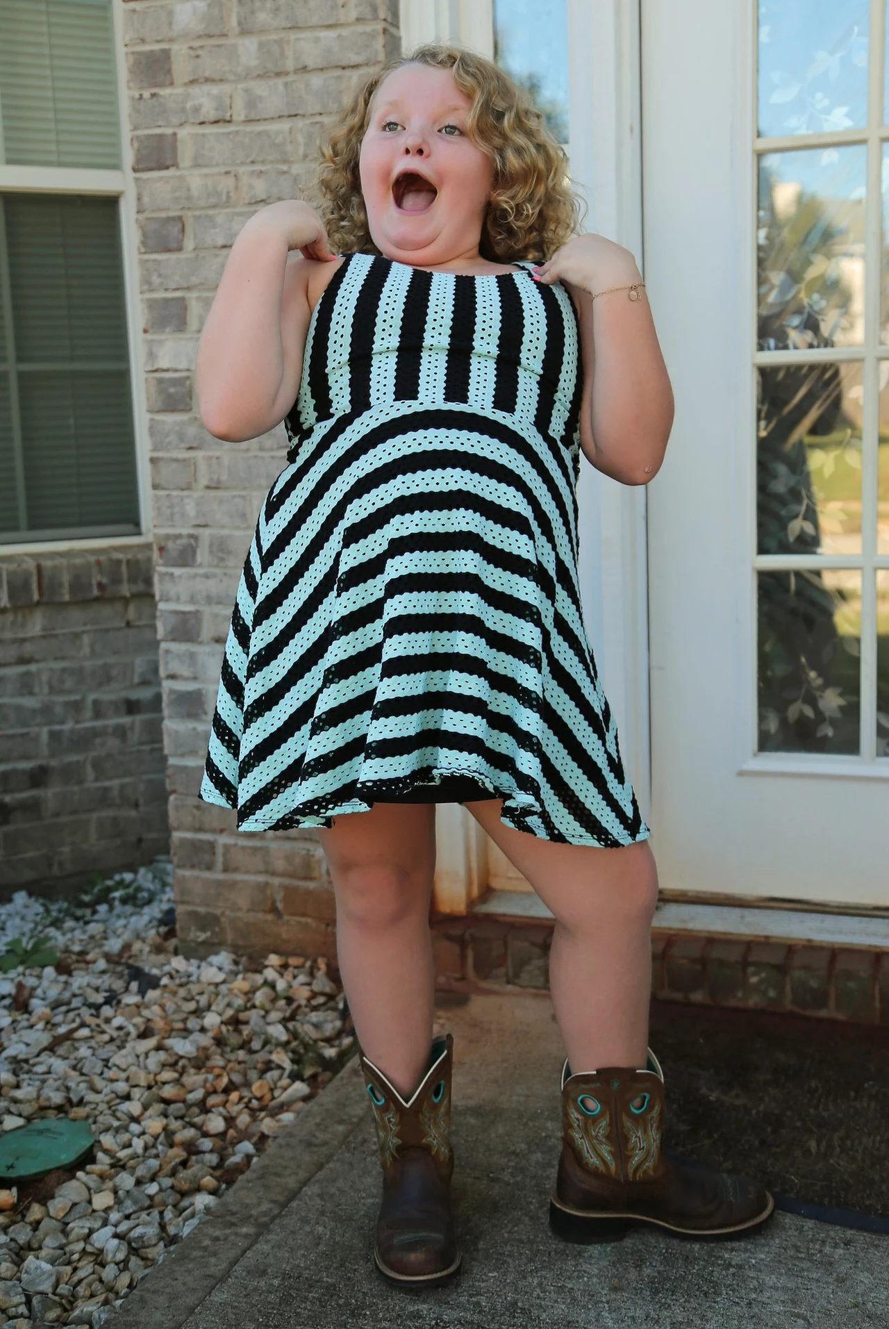 Honey Boo Boo uczono pewności siebie. Honey Boo Boo uczono pewności siebie.