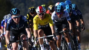 Michał Kwiatkowski w żółtej koszulce lidera