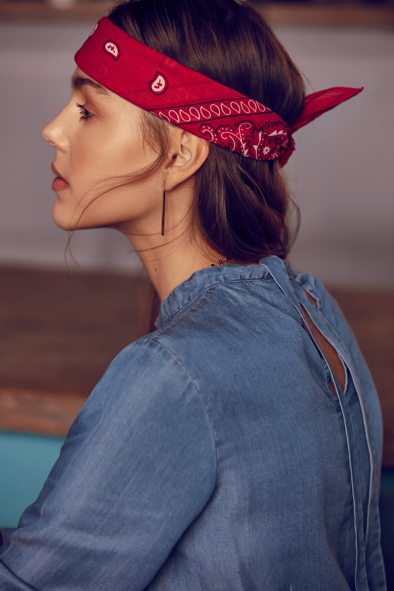 Kwieciste akcenty, printy i dodatki od wielu sezonów są ulubieńcami okresu wiosna/lato. Floral Colors ogrywa klasyczne trendy, nadając im nowy wizerunek. Motywem przewodnim jest finezja – staranny dobór materiałów i dbałość o każdy szczegół. Tym sposobem kolekcja idealnie dopasowuje się do wymagań kobiet chcących urozmaicić swoją garderobę, nie rezygnując również ze swoich ulubionych klasycznych form. Kwieciste akcenty, printy i dodatki od wielu sezonów są ulubieńcami okresu wiosna/lato. Floral Colors ogrywa klasyczne trendy, nadając im nowy wizerunek. Motywem przewodnim jest finezja – staranny dobór materiałów i dbałość o każdy szczegół. Tym sposobem kolekcja idealnie dopasowuje się do wymagań kobiet chcących urozmaicić swoją garderobę, nie rezygnując również ze swoich ulubionych klasycznych form.