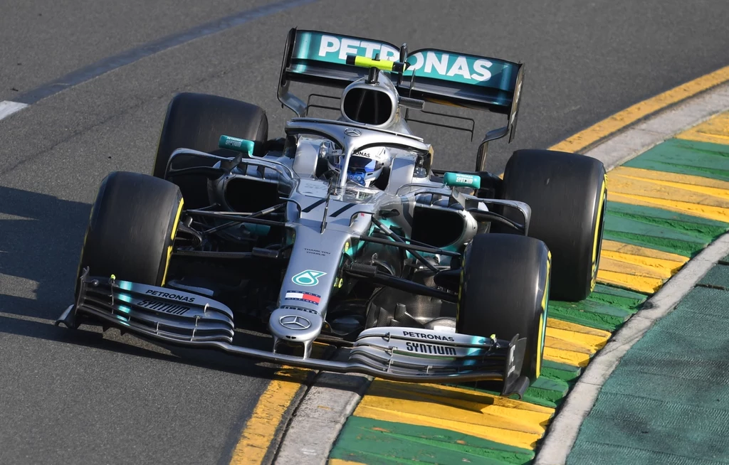 Valtteri Bottas z Mercedesa królował na torze w Melbourne