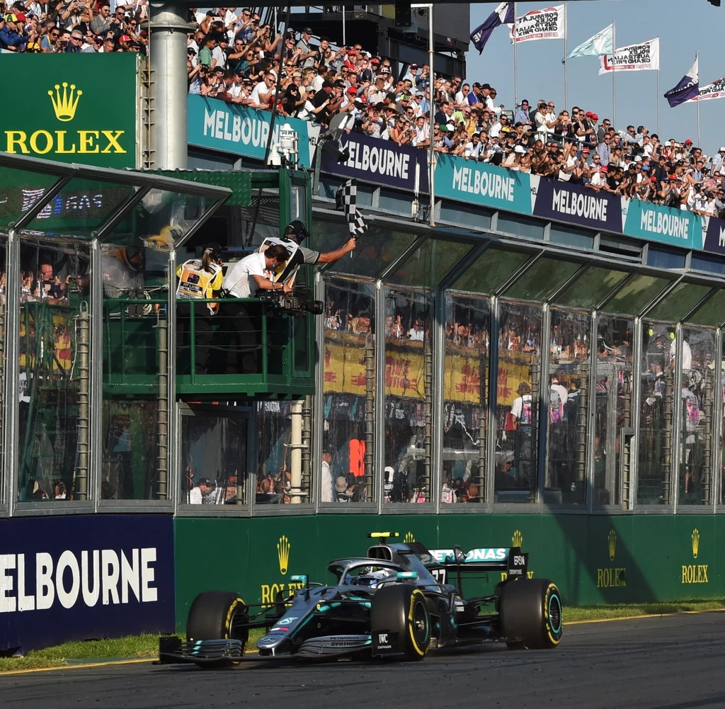 Valtteri Bottas z Mercedesa królował na torze w Melbourne