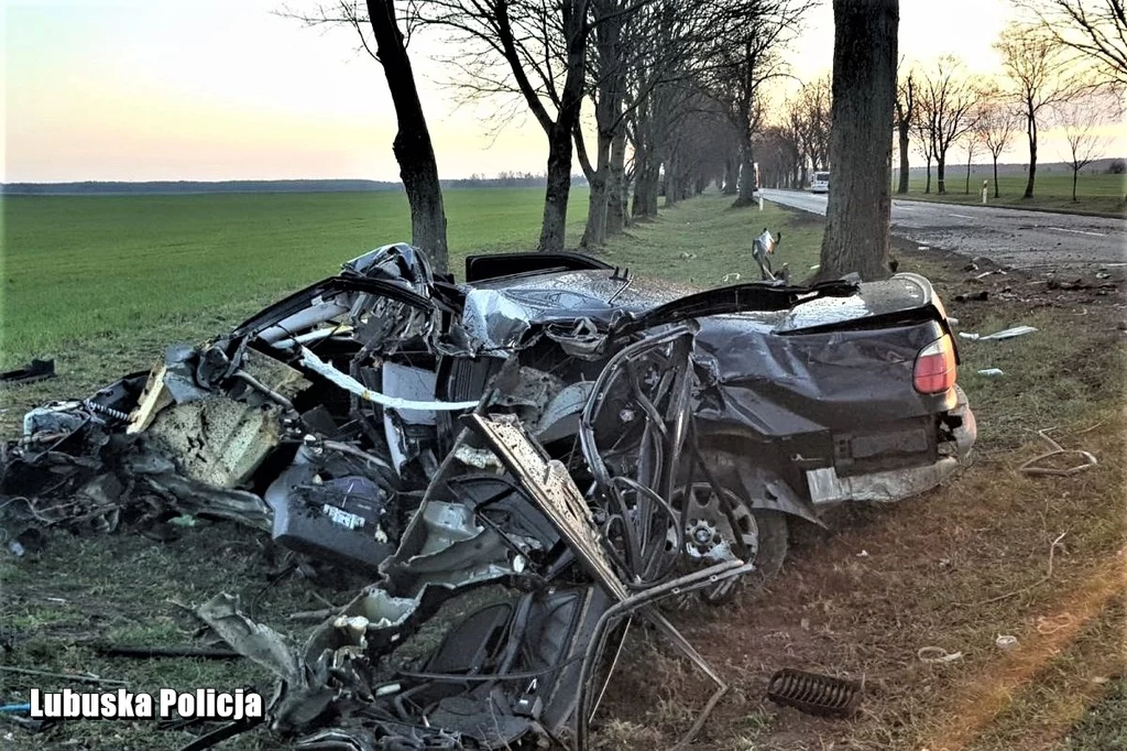 Młody kierowca zginął na miejscu