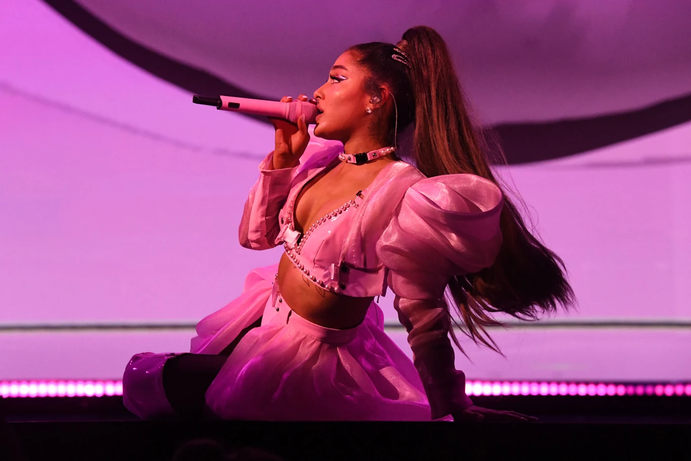Ariana Grande na trasie "Sweetener Tour"