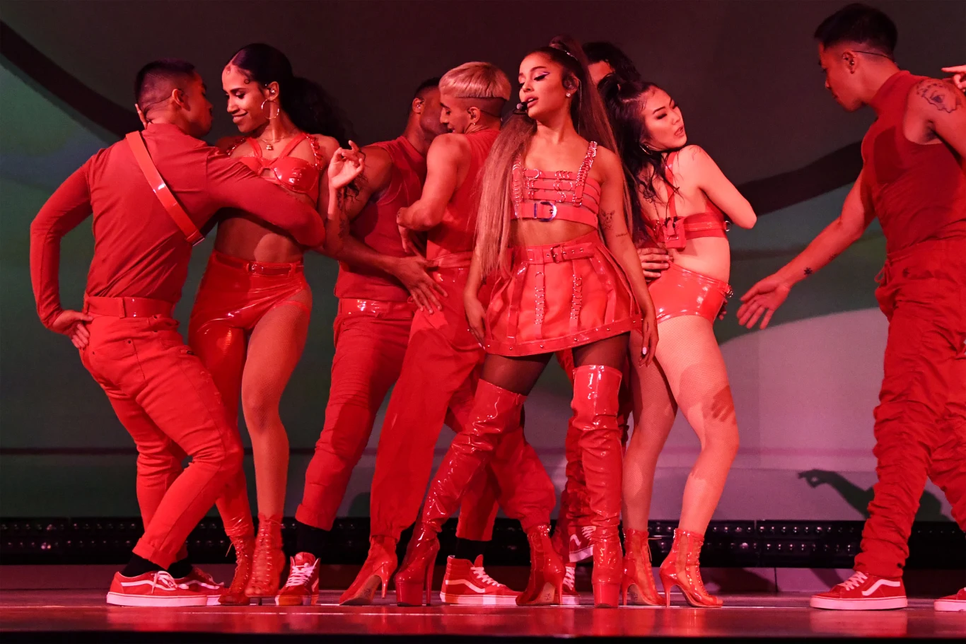 Ariana Grande na trasie "Sweetener Tour"