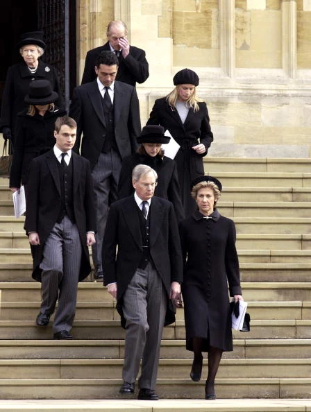 Rodzina królewska z Daviną i Garrym