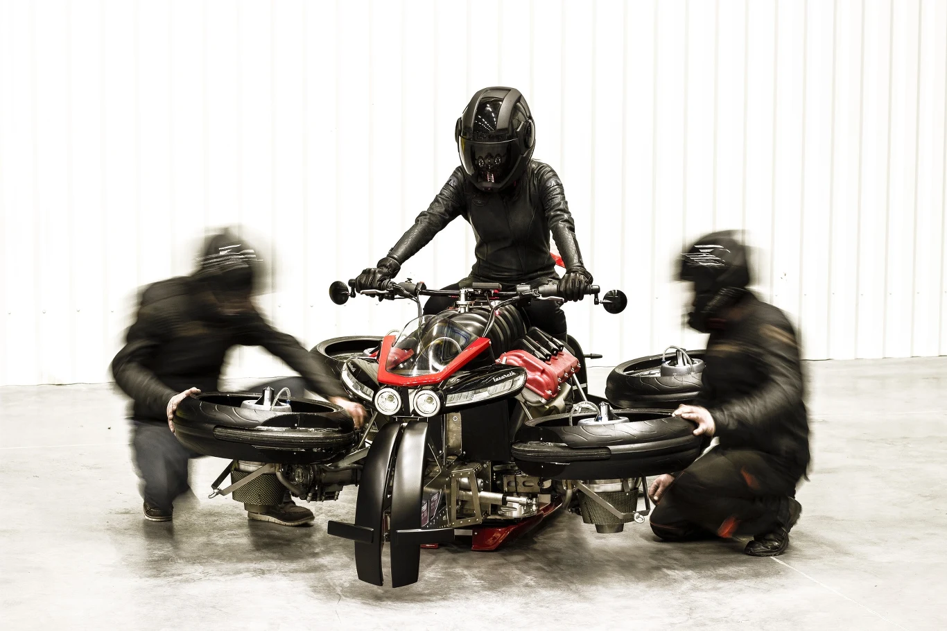 Lazareth LMV 496 - pierwszy motocykl, który zmienia się w kwadrokopter