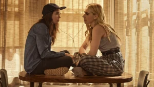 Shawna Hawkins (Ellen Page), Zosia Mamet (Claire)
