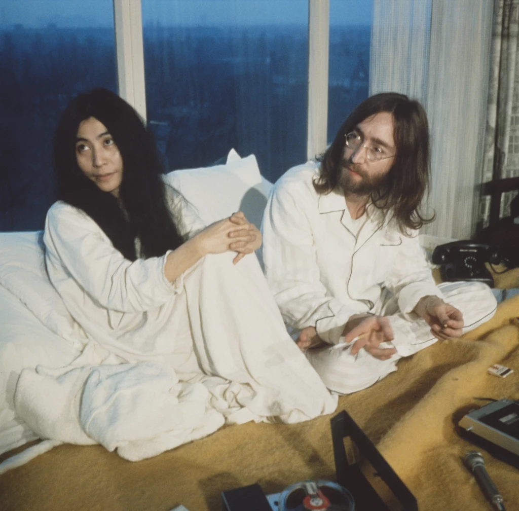 Jak twierdzą niektórzy, John Lennon i Yoko Ono byli sobie przeznaczeni