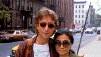 "Dwa umysły, jedno przeznaczenie - w taki sposób John scharakteryzował kiedyś swój związek z Yoko. Wspólnie próbowali odtworzyć raj na ziemi - 'Just a boy and a little girl / trying to change the whole wide world' (Po prostu chłopak i dziewczyna / którzy próbują zmienić cały szeroki świat), jak przedstawił siebie i Yoko w piosence " Isolation” - i proponowali, że wszystkich zabiorą ze sobą na przejażdżkę" - napisał Jonathan Cott w książce "Yoko i John. Dni, których nigdy nie zapomnę".