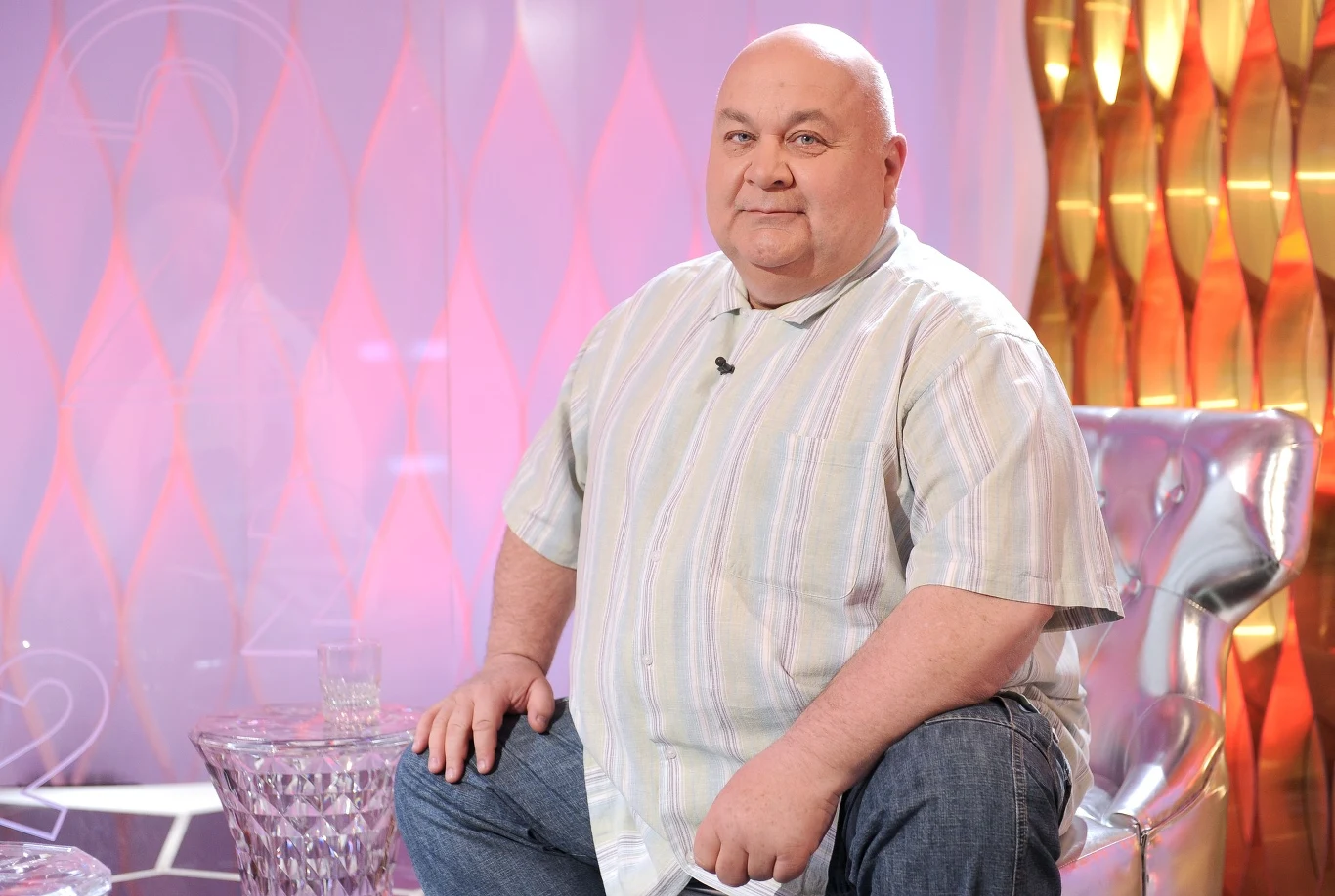 "Nie jestem szczęśliwy, że dostaję tyle, ile dostaję, bo chyba każdy chciałby więcej" - mówił Rudi Schubert w rozmowie z Wirtualną Polską. "Super Express" podawał, że emerytura wokalisty i aktora to 1200 złotych. Tej kwoty jednak Schubert nie potwierdził. 