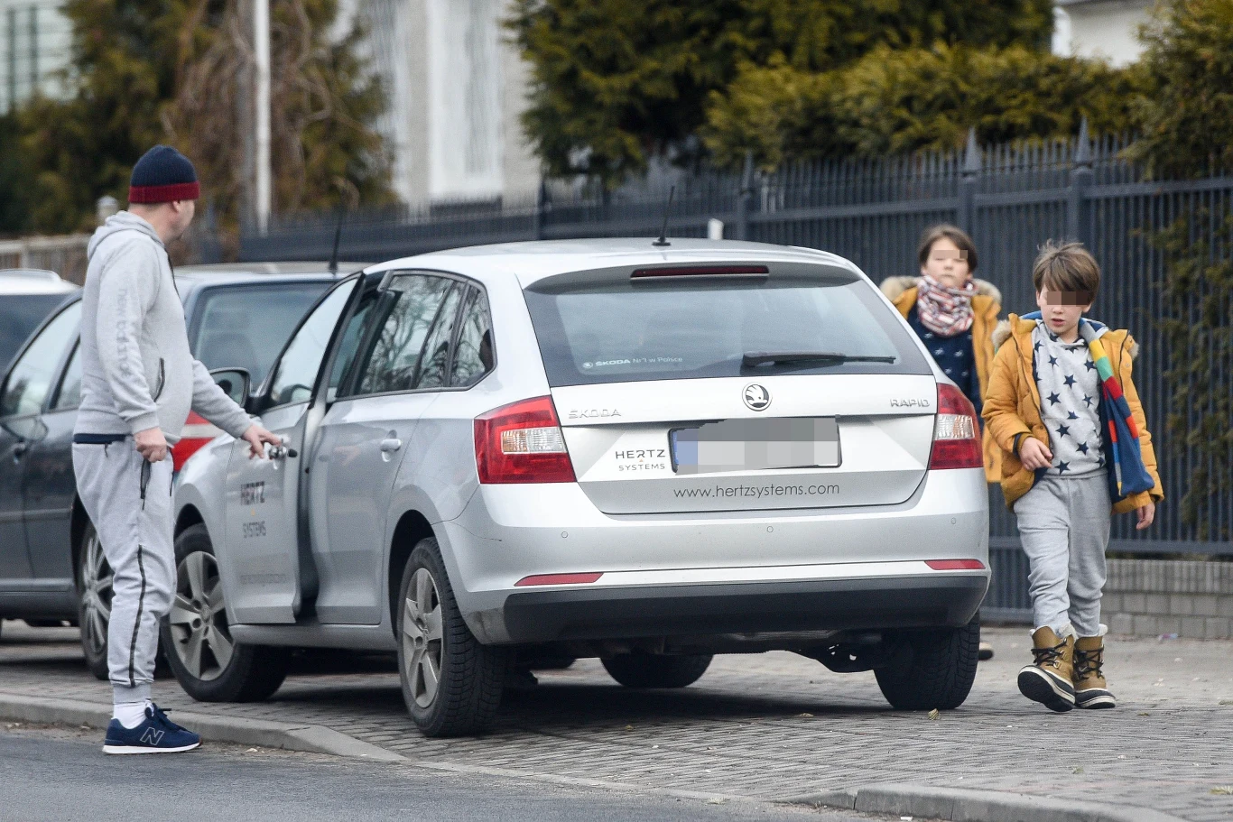 Jacek Rozenek z synami