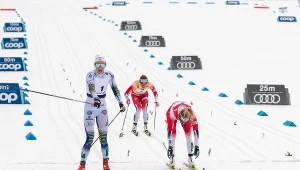 Stina Nilsson (z lewej) wyprzedziła Therese Johaug o 0,2 s