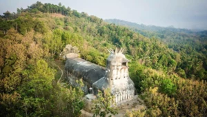 Gereja Ayam: Tajemniczy kościół-kurczak w środku dżungli